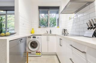 'The Courtyard Chateau' Fresh and Modern off Toorak Rd - Melbourne - 6