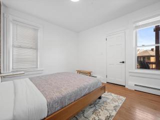 Shadyside, Pittsburgh, Modern and Cozy 1 Bedroom Unit3 with Free Parking - Pittsburgh - 8