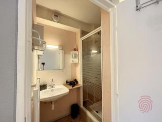 Appartement F2 avec balcon, proche des Thermes à Lamalou-les-Bains, Animaux Acceptés, Parking Gratuit - FR-1-451-166 - Lamalou-les-Bains - 4