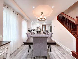Cheerful & Modern Home w/ a Walkout Deck Area - 9