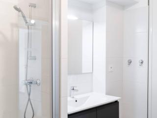 Appartement T3 moderne avec WIFI, parking sécurisé et à 300m de la plage - FR-1-409-160 - Narbonne - 3