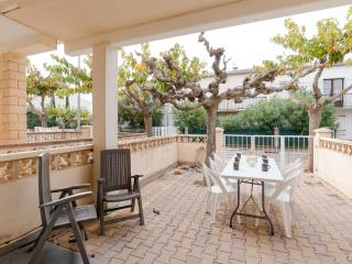 Appartement T3 climatisé, rénové avec goût, à 150m de la plage, avec terrasse et équipements complets - FR-1-409-204 - Fleury - 1