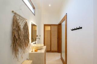 Cosy 2bd Chic Villa with Private Pool in Central Location - Kerobokan - 1