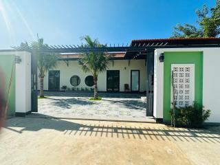Villa Ngọc Châu Phan Thiết Chi nhánh 2 - 4 Phòng Ngủ, Có Bếp, Phòng Ăn, Phòng Khách, Miễn Phí Sân BBQ và Bãi Xe Ô Tô Rộng Rãi - Phan Thiết - 7