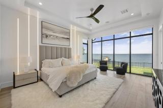 Lakeside Luxury Living 1 Hour From Dallas - - 9