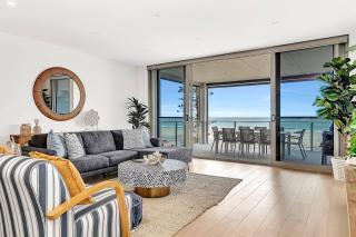 'Sunset Delight' Hamptons-style Beachfront Living - 5