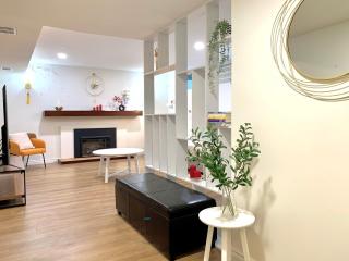 3Beds 2BA Cherry Blossom Suite - Free Parking - Central Oakridge Neighbourhood - 5