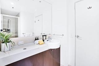219 Harbour Lights with Ocean Views - Cairns - 1