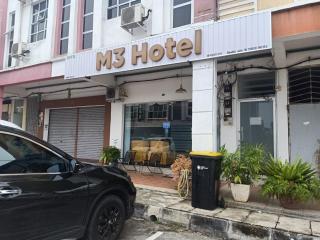 M Three Hotel by SECOMS - Kampong Batu Tiga - 0