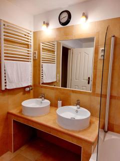 Lexi Jakuzzis Apartman Balatonboglár - Balatonboglár - 7