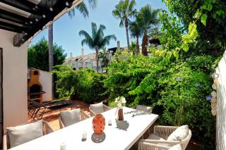 UNIQUE TOWNHOUSE IN FRONT OF PUERTO BANUS - Marbella - 1