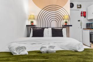 Cosy Central Brixton Studio, Perfect for 2, Wi-Fi & Parking - London - 9