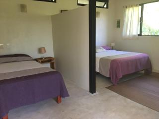 Room in House - Double Bed, Queen size, small kitchen, terrace, wi-fi- air condition - Cuatunalco - 8