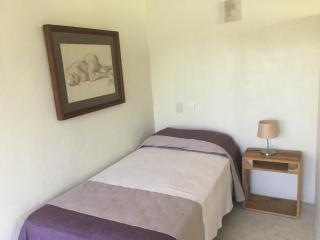 Room in House - Double Bed, Queen size, small kitchen, terrace, wi-fi- air condition - Cuatunalco - 7