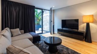 Premium 2BR Flat near Santa Catarina by LovelyStay - Oporto - 0