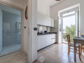 Port View Apartment - 1