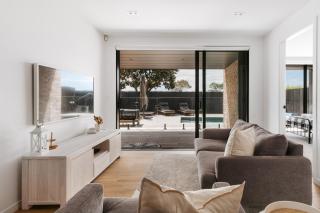 Luxury Escape with ocean views. - 1