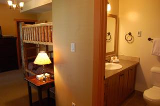 Lush Mountain Accommodations - Golden - 7