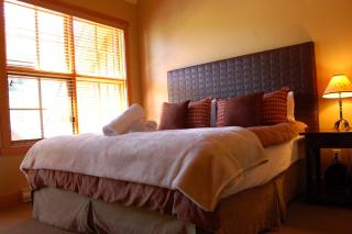 Lush Mountain Accommodations - Golden - 3