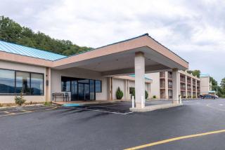 Howard Johnson by Wyndham Salem Hotel & Conference Center - Salem - 9