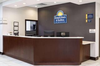 Days Inn and Suites by Wyndham Oxford - Oxford - 1