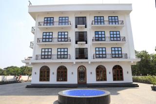 Krown Palace Resort - 2