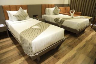 Krown Palace Resort - 5
