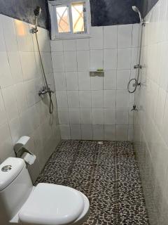 Yogi Guesthouse Near Lungi Airport - 4
