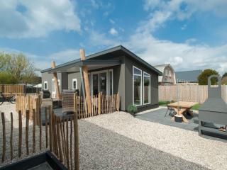 Chalet in Noordwijk near North Sea Beach - 5