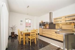 Direkt am Waldrand mit Balkon und in Strandnähe - Ferienwohnung Cosmo - Glowe - 1
