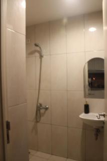 Cozy Grand Kamala lagoon by Pelita Property - Bekasi - 3