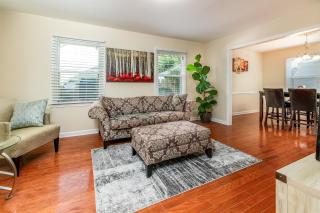 Centrally Located Spacious Abode - 7