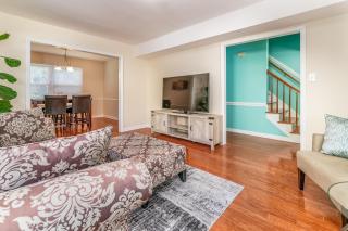 Centrally Located Spacious Abode - 6