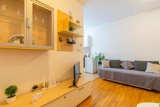 Flexible SelfCheckIns 57 - Zagreb - Parking - New - Zagreb - 6