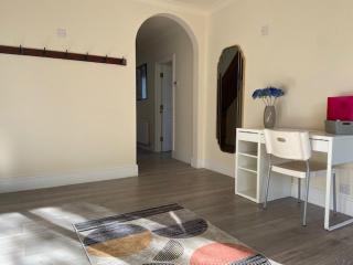 Beeston BIG House - Beeston - 2
