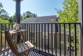 Luxe Loft Pet-friendly, Gas Grill & 5 Minutes from Town - Black Mountain - 9