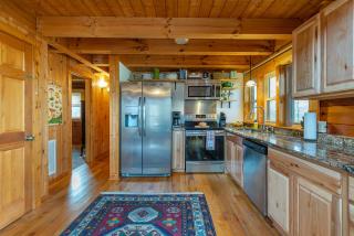 Cozy Cove Cabin Pet Friendly & Creek Access - Marion - 9