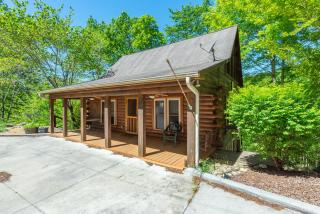 Cozy Cove Cabin Pet Friendly & Creek Access - Marion - 7