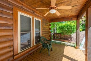 Cozy Cove Cabin Pet Friendly & Creek Access - Marion - 2
