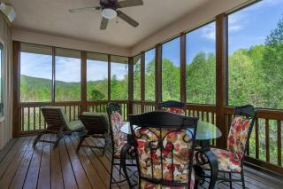 Fireside Retreat Hot Tub, Game Area, Fire Pit & Mountaintop Views! - Black Mountain - 8