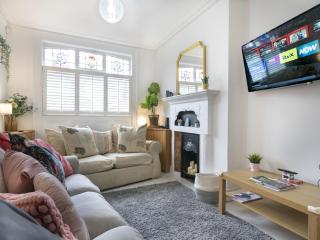 Pass the Keys Spacious Home Rooftop Terrace Cafes Bars - Belfast - 0