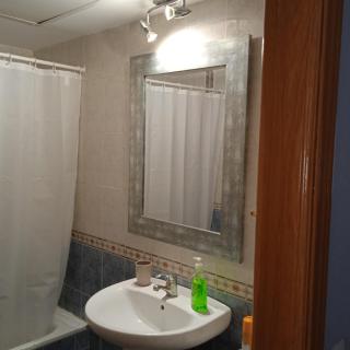 Alquilo Habitaciones con Baño y Cocina Compartida - 3