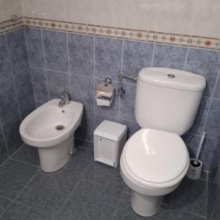 TORREMOLINOS ALQUILO HABITACION con baño compartido y cocina compartida - Torremolinos - 1