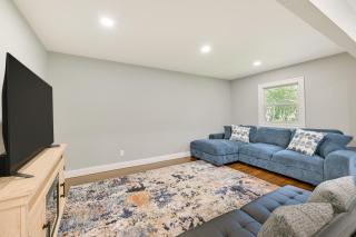 Hampton Bays Retreat Walk to Squires Beach! - Hampton Bays - 9