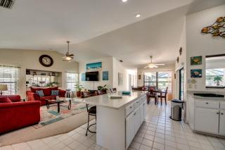 Villa McArita - 4 bedroom home w. heated pool on the water - 5