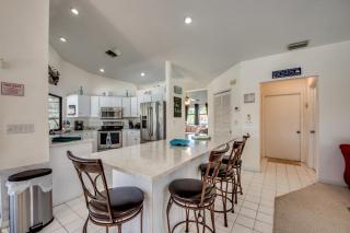 Villa McArita - 4 bedroom home w. heated pool on the water - Cape Coral - 3