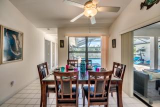 Villa McArita - 4 bedroom home w. heated pool on the water - Cape Coral - 1