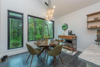 Wilderness Retreat Pet-Friendly Outdoor Adventure Oasis! - Morganton - 7