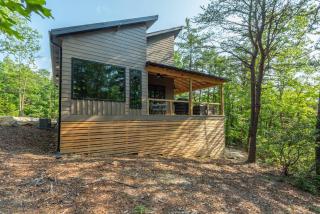 Wilderness Retreat Pet-Friendly Outdoor Adventure Oasis! - Morganton - 2