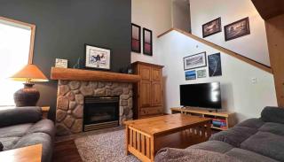 Stone Creek by StayIn - 4